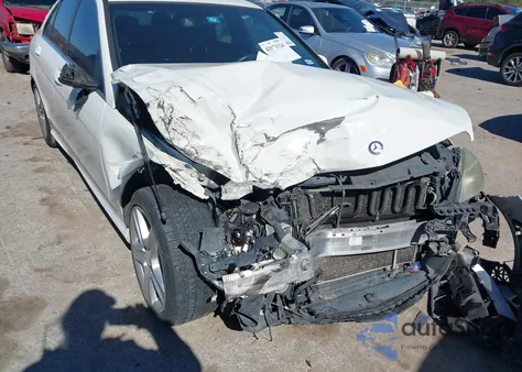 2011 Mercedes-Benz C 300 Luxury/Sport z USA, uszkodzony, nr VIN WDDGF5EB2BA420933